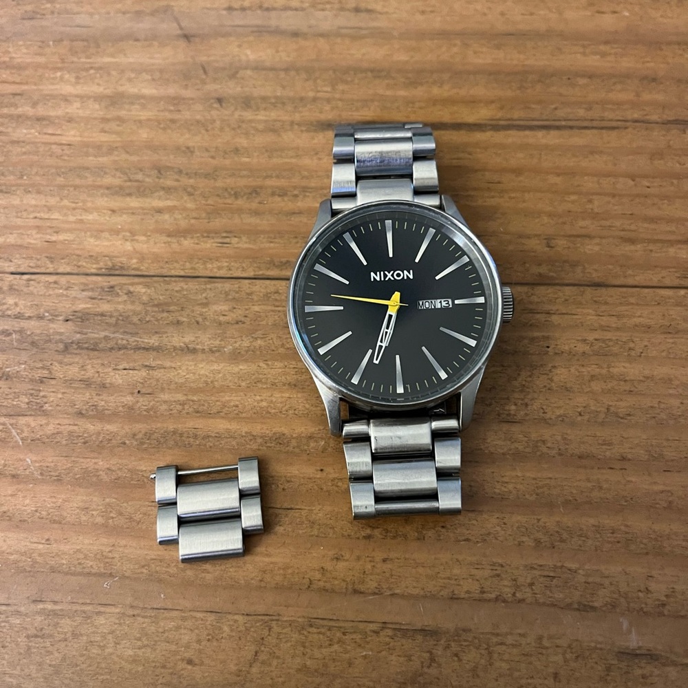Nixon sentry 42mm silver